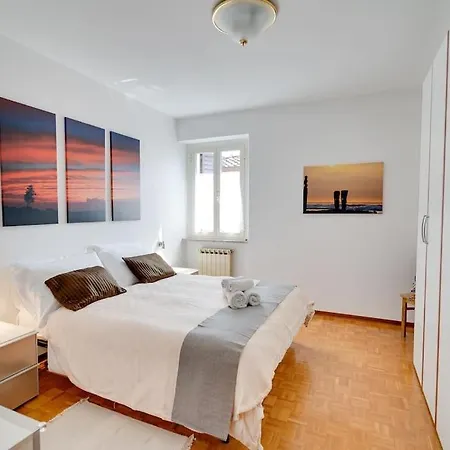 Trilocale In Centro A Con Balcone E Garage Apartment