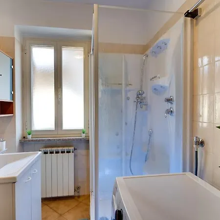 Trilocale In Centro A Con Balcone E Garage