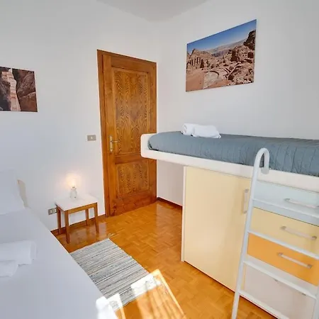 Trilocale In Centro A Con Balcone E Garage Apartment