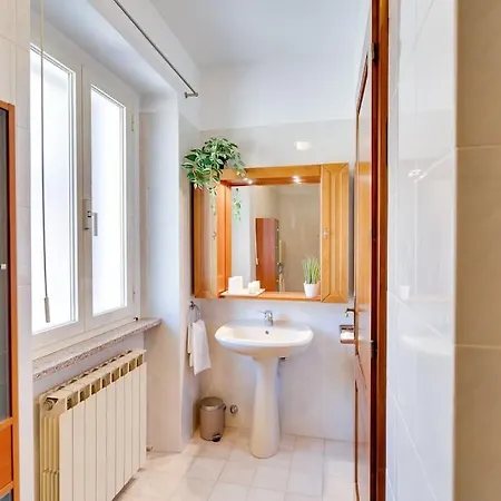 Trilocale In Centro A Con Balcone E Garage Cormòns