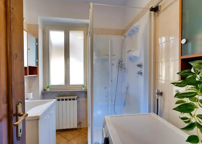 Trilocale In Centro A Con Balcone E Garage